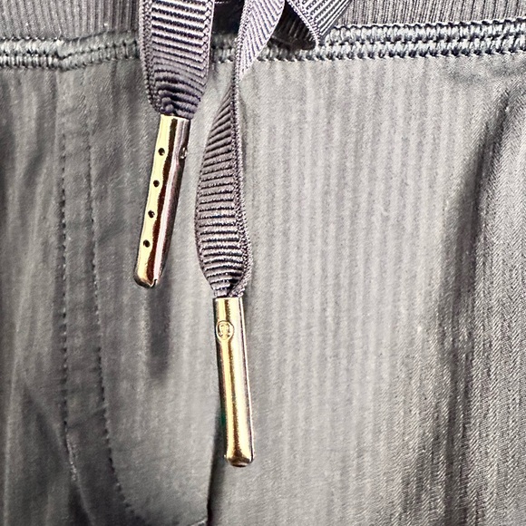 LULULEMON Dance Studio Crop II Unlined 20" True Navy size 2 - Picture 8 of 10